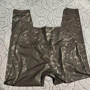 Zyia Actuve reflective black battleship 7/8 leggings